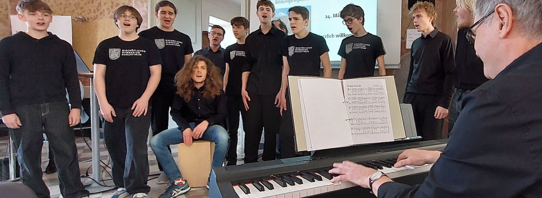 Männerchor  Bischöfliches Gymnasium Konservatorium für Kirchenmusik